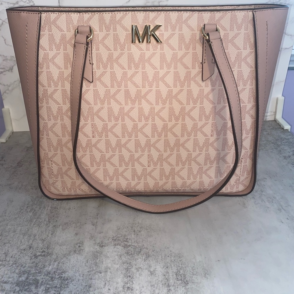 Brand new Michael Kors bag, pink